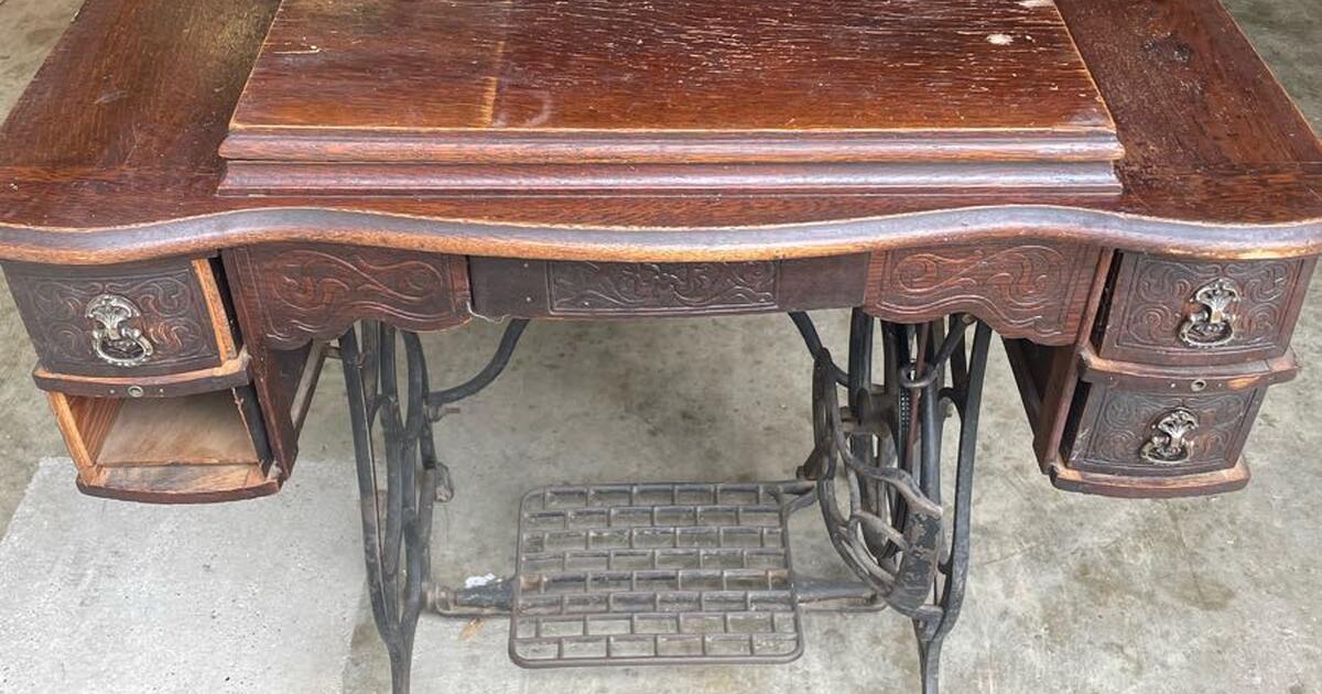 Antique Brunswick Parlor model Treadle Sewing Machine early 1900s for