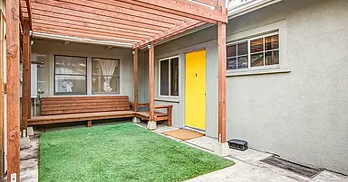 2 BR backhouse for rent for 2500 in Los Angeles, CA For Sale & Free