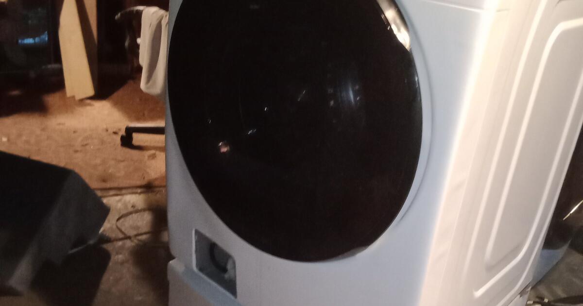 SAMSUNG WASHER/DRYER, FRONT LOAD, DOES COME WITH PEDESTAL DRAWERS ON