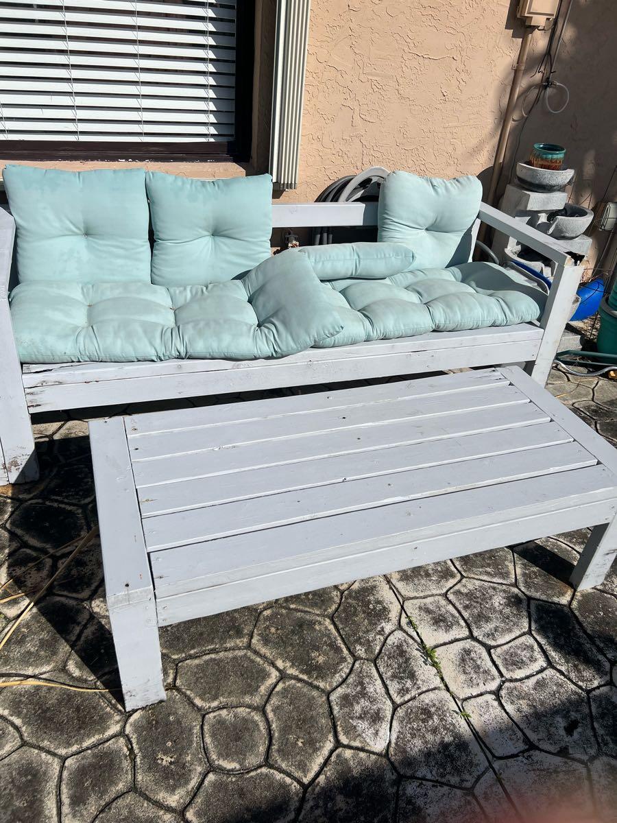 Outside furniture for Free in Boynton Beach, FL For Sale & Free