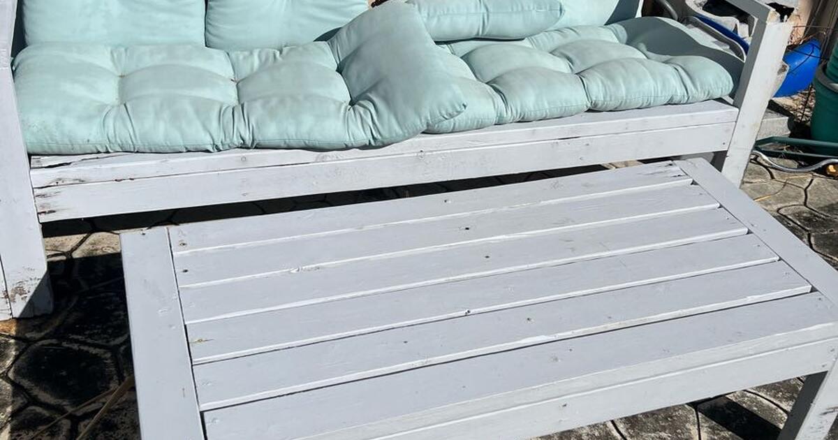 Outside furniture for Free in Boynton Beach, FL For Sale & Free