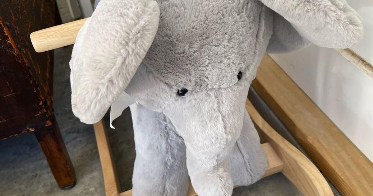 Pottery Barn Elephant kids rocker for 25 in Nashville, TN For Sale & Free — Nextdoor