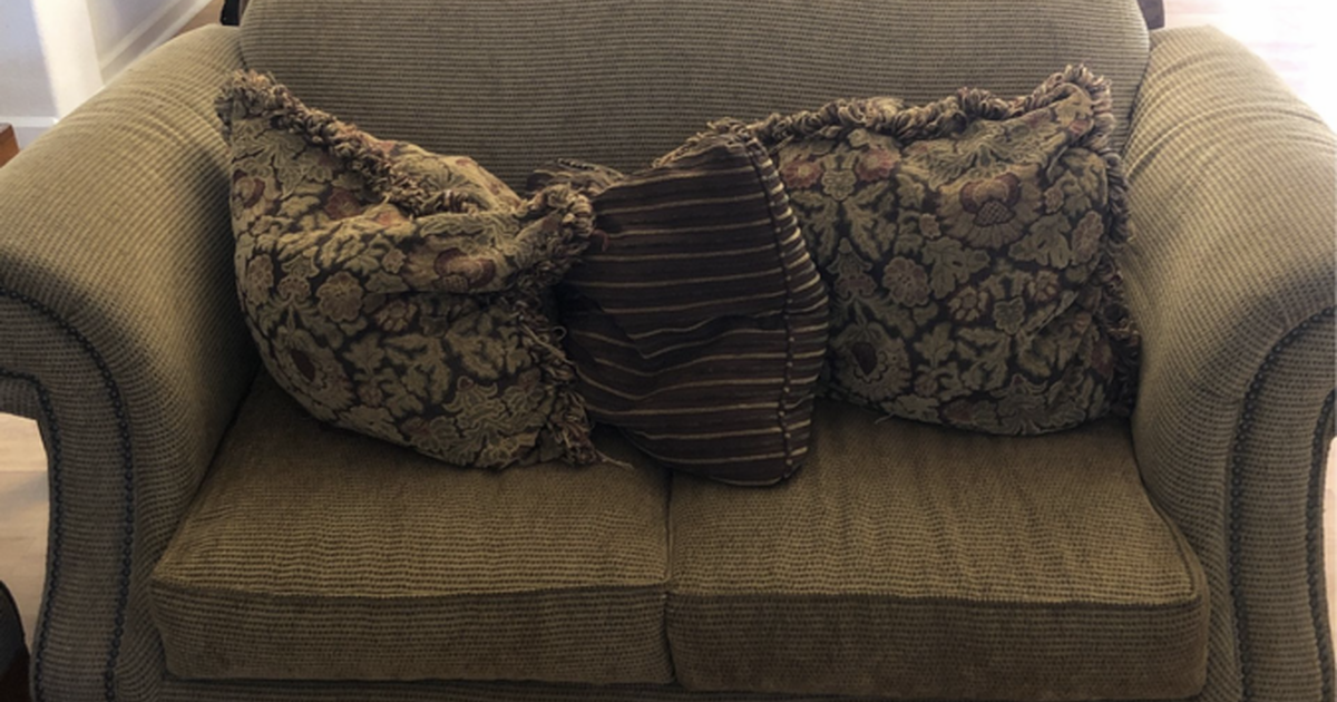 2 couches for 200 in Sacramento, CA Finds — Nextdoor