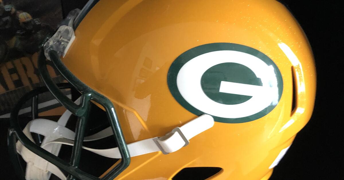 FULL SIZE NEW GREEN BAY PACKER HELMET WITH METAL FLAKE PAINT for 120