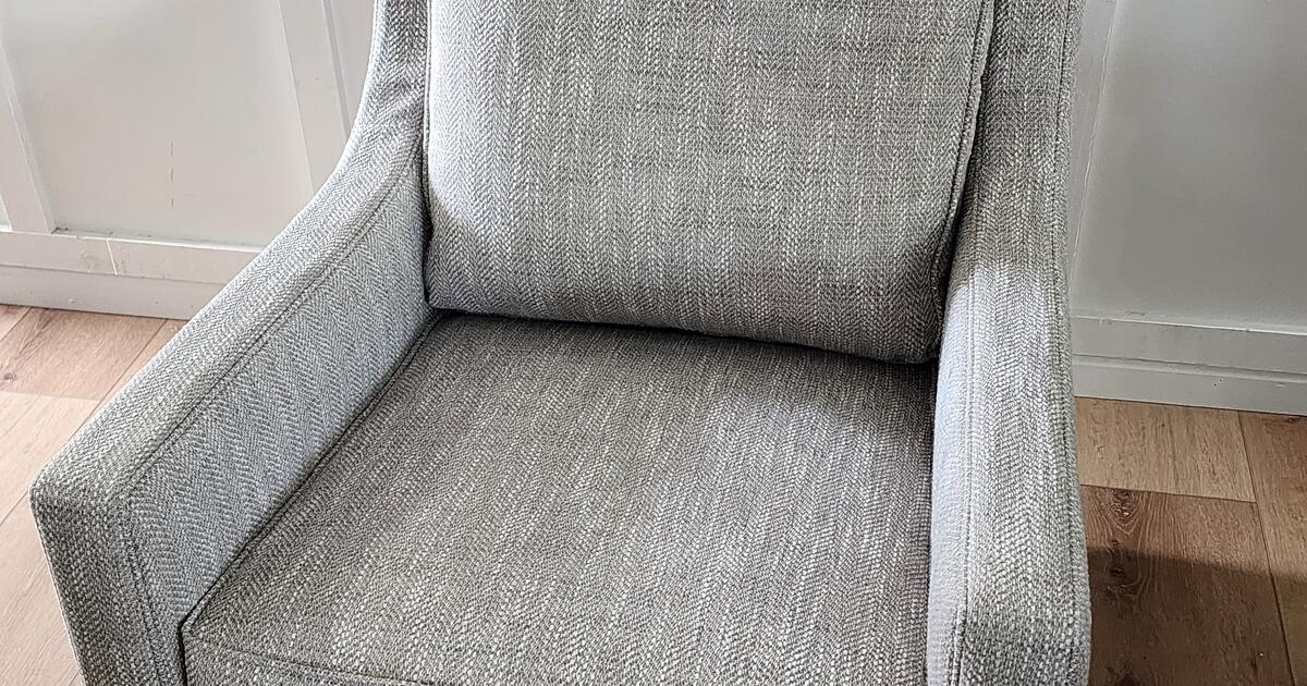 New Swivel Rocker Glider Accent Chair for 325 in Amelia, OH For Sale