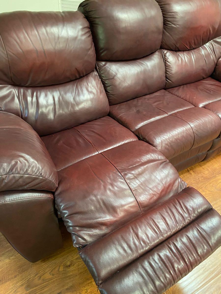 Burgandy leather couch and matching recliner for Free in Naples, FL