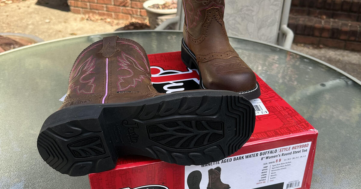 New ladies JUSTIN steel toe work boots plus 2 pair used black steel toe shoes. (not in photo