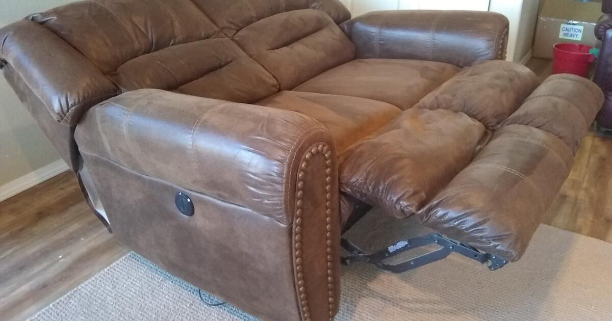 Electric Loveseat Ashley Leather with Rivets for 450 in Caldwell, ID