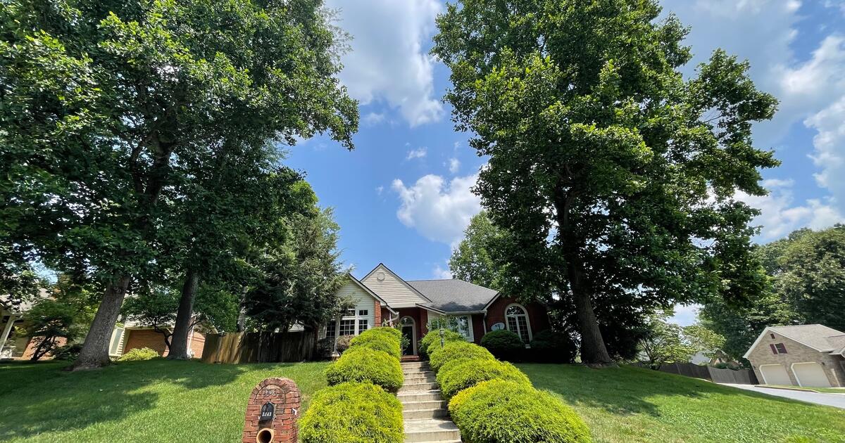 Home for Sale by Owner 3343 Bondwood Cir., Johnson City, TN 37604 for