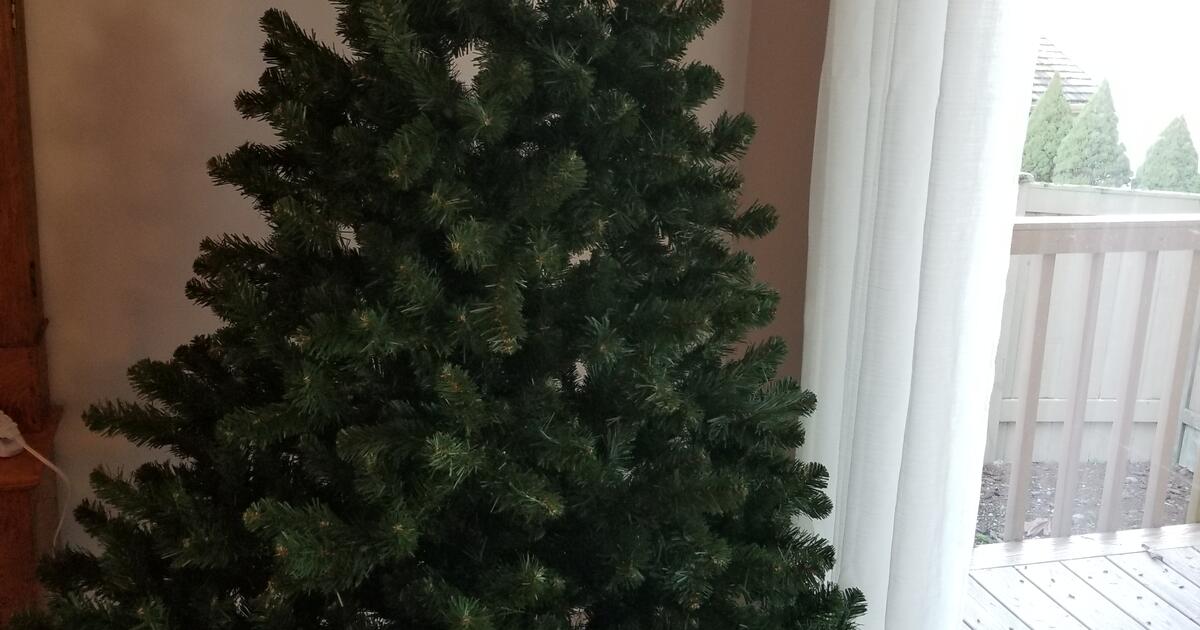Artificial Christmas Tree for Free in Redmond, WA For Sale & Free