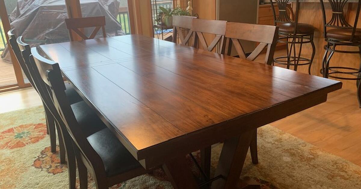 Dining Table for 800 in Gaines, MI Finds — Nextdoor