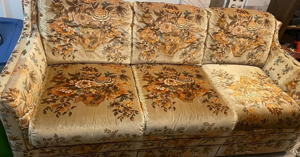 Retro couch good condition for Free in Minneapolis, MN For Sale & Free — Nextdoor