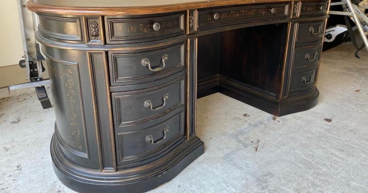 Wood Desk, Make Offer for 1 in Katy, TX Finds — Nextdoor