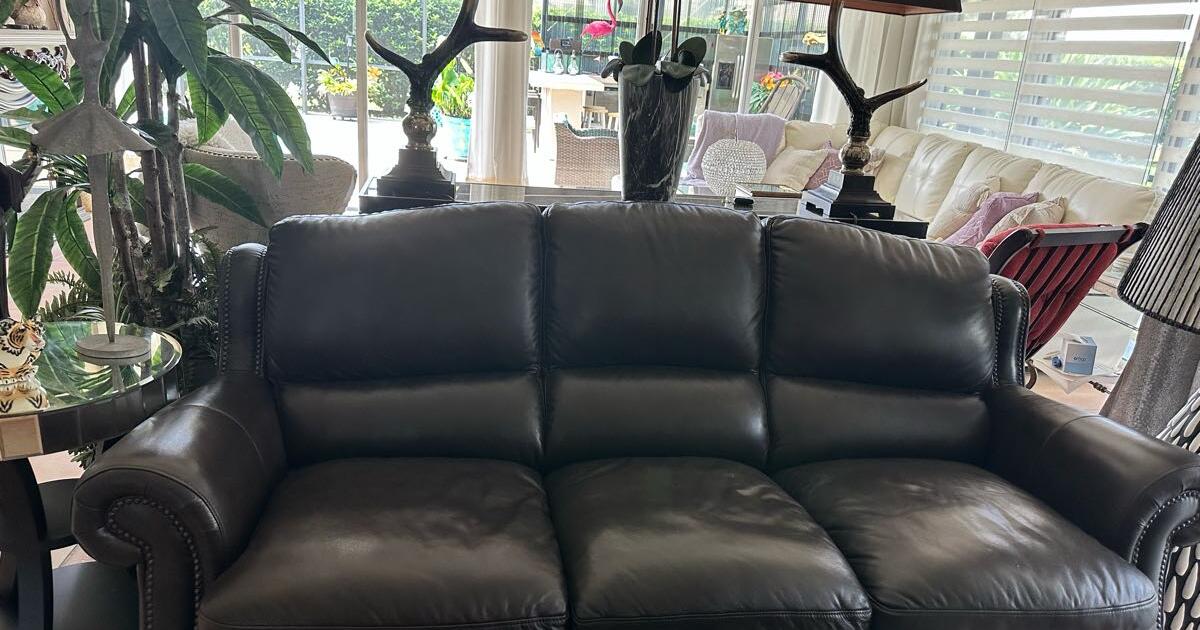 Lazy boy leather sofa like new 450 for 450 in Daytona Beach, FL