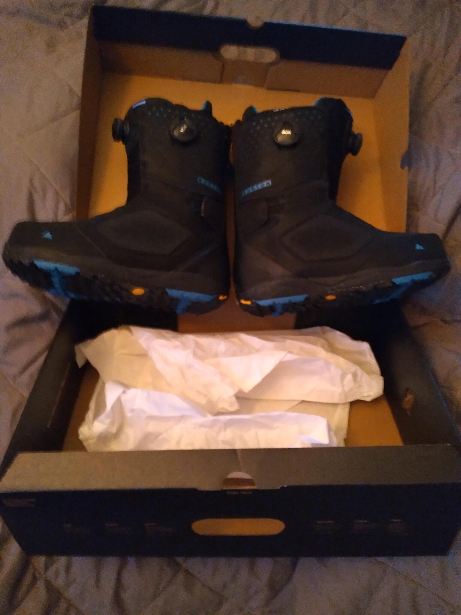 Burton Men's Custom Snowboard, Boots, and Bindings for 800 in Delta