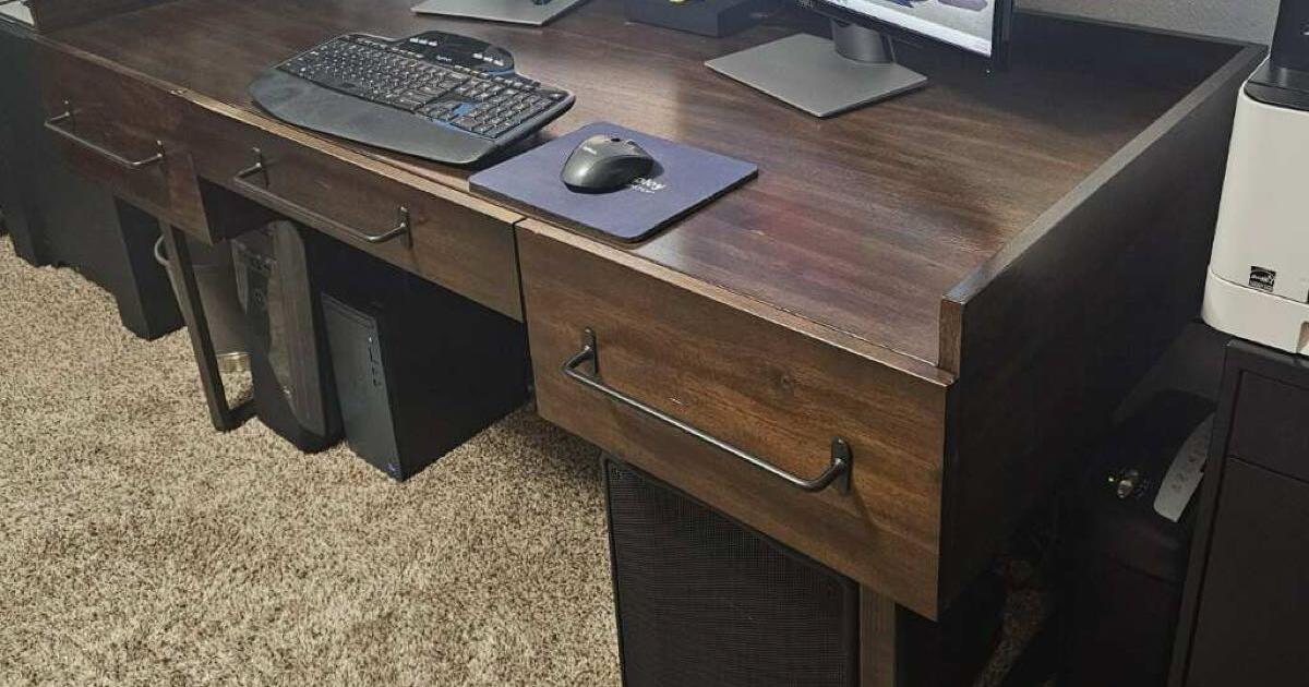 Desk & Bookcase in Amarillo, TX For Sale & Free — Nextdoor