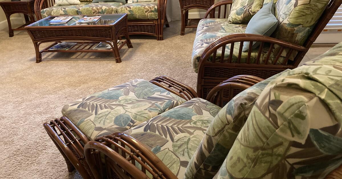 Reduced to 1,000. 7piece Tropical Rattan furniture. Attractive set