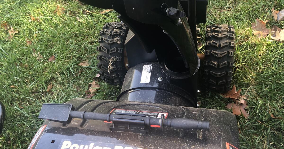 Poulan Snow Blower w/ electric start for 90 in Fredericksburg, VA