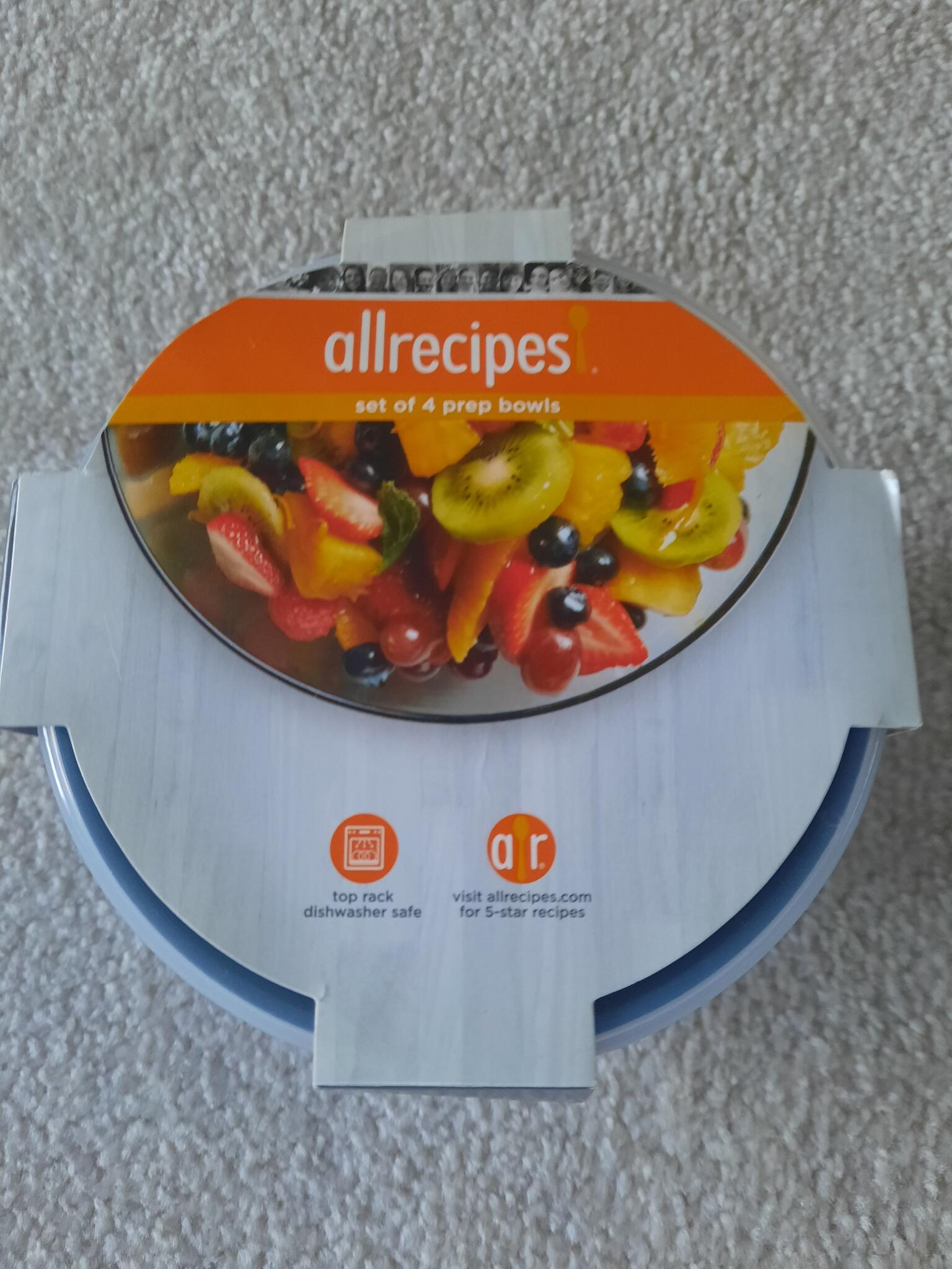 Brand New Set Of 4 Prep Bowles With Lids for 4 in Gurnee, IL For