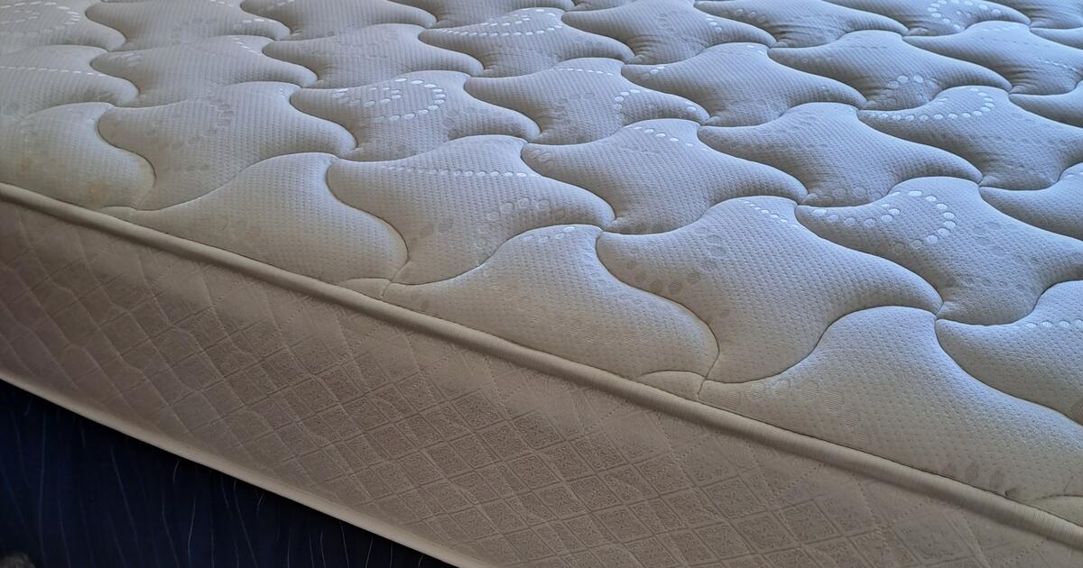 Denver Doctor's Choice Queen Mattress, Box spring, and frame. for 200