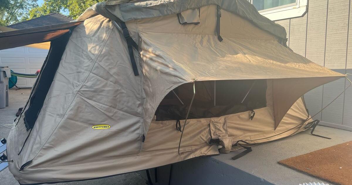 Smittybilt Gen 1 Roof Top Tent 750 OBO for $750 in Sacramento, CA | For ...