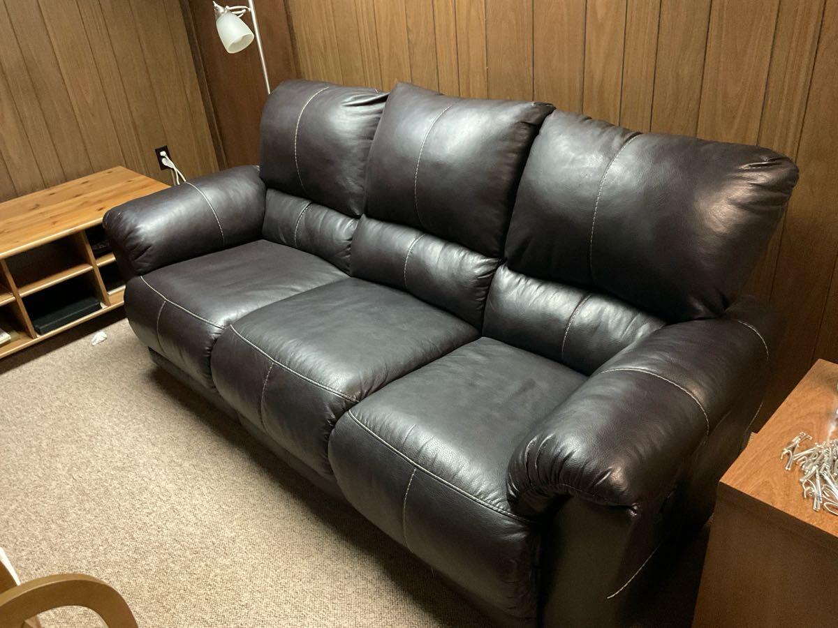 Leather sofa for Free in Monroeville, PA For Sale & Free — Nextdoor