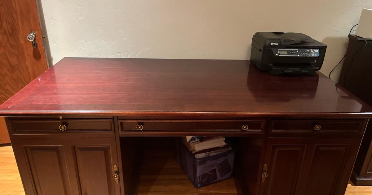 Executive Desk for Free in Pasadena, CA | For Sale & Free — Nextdoor