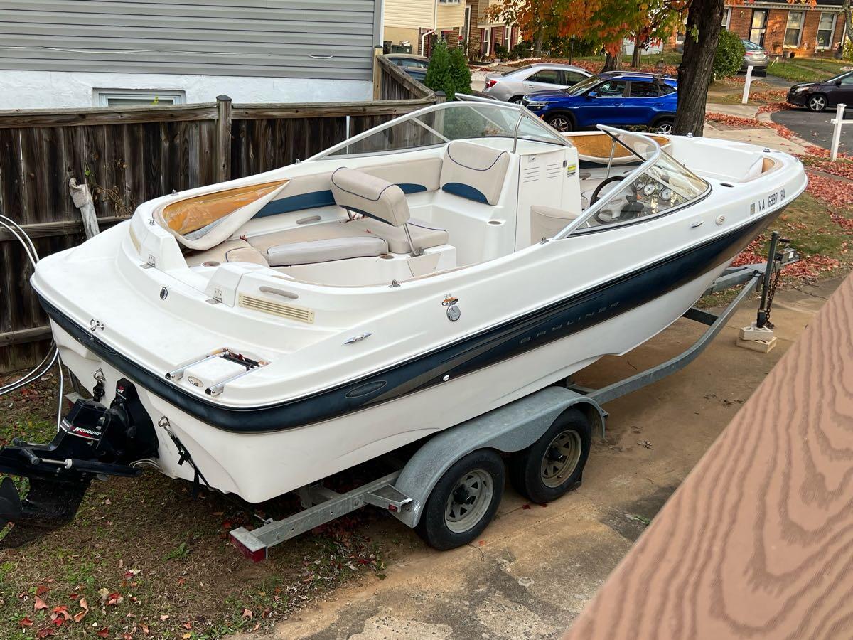 Boat 21.5 ft Bayliner Rendezvous with trailer for 700 in Woodbridge