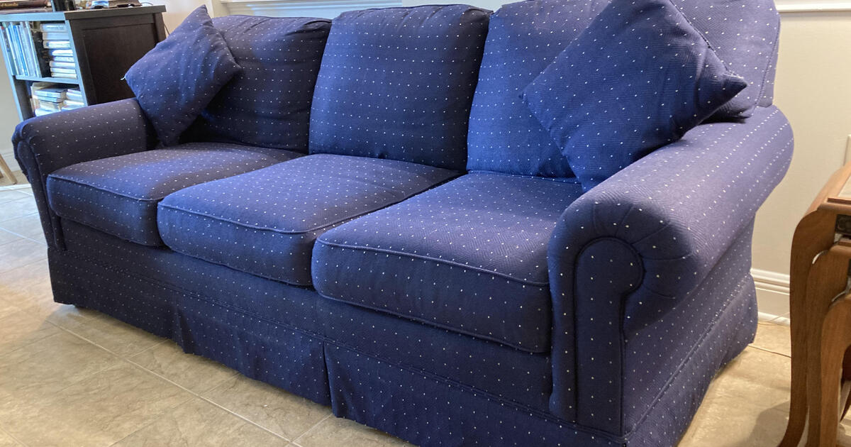 Custom Navy Sofa US Made for 400 in Ponte Vedra Beach, FL For Sale