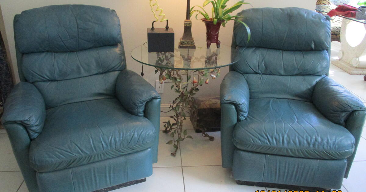 Pair of LAZY BOY RECLINERS for 60 in West Palm Beach, FL For Sale & Free — Nextdoor