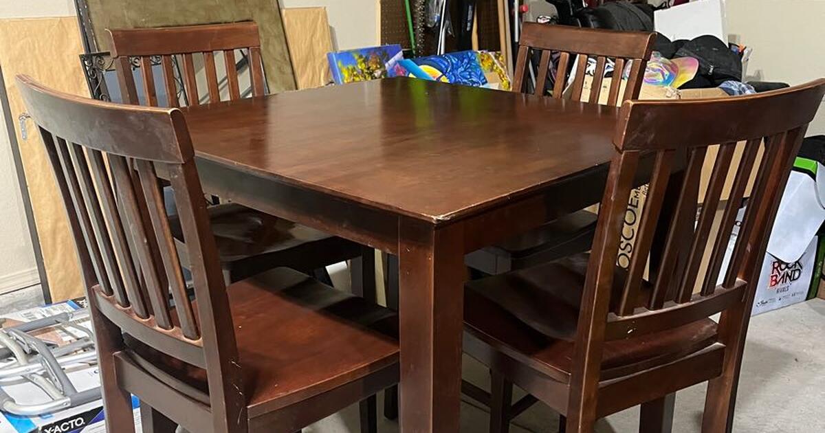 table with 4 barstool chairs for 125 in Albuquerque, NM Finds — Nextdoor