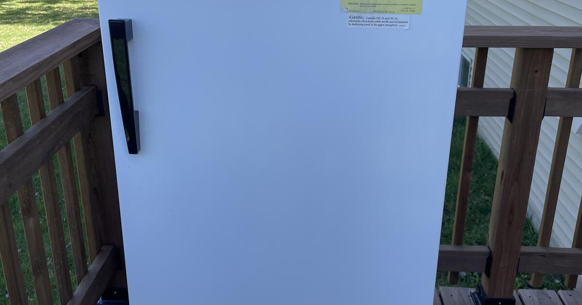 Stand up freezer for 25 in Dayton, MN For Sale & Free — Nextdoor