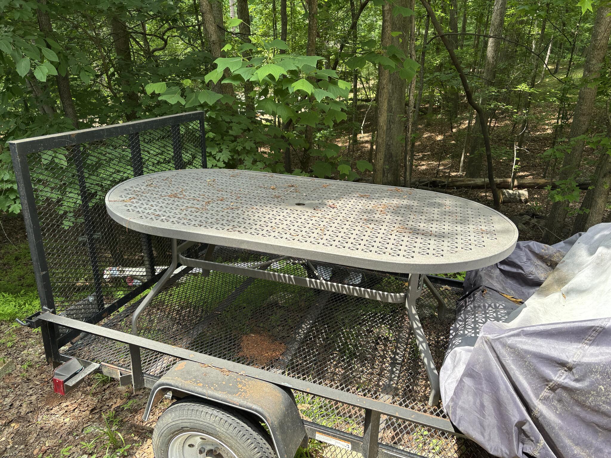 FREE: Metal Outdoor Table; zip 27614; only respond with WHEN U CAN GET IT