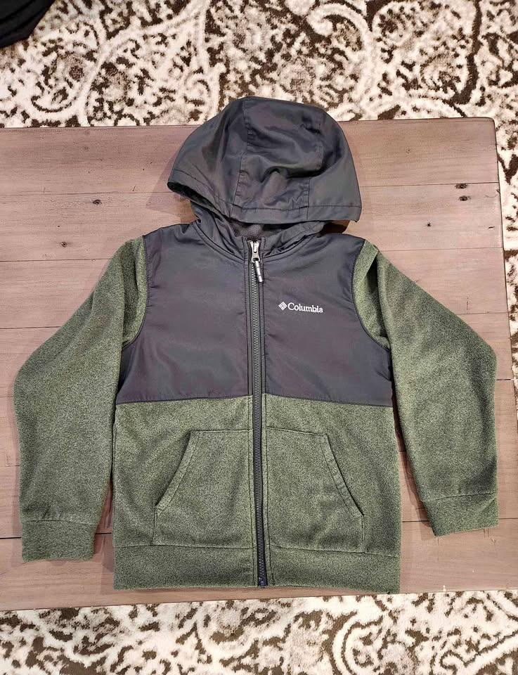 Kids SMALL (size 8) Columbia Sportwear fleece zip up hooded jacket