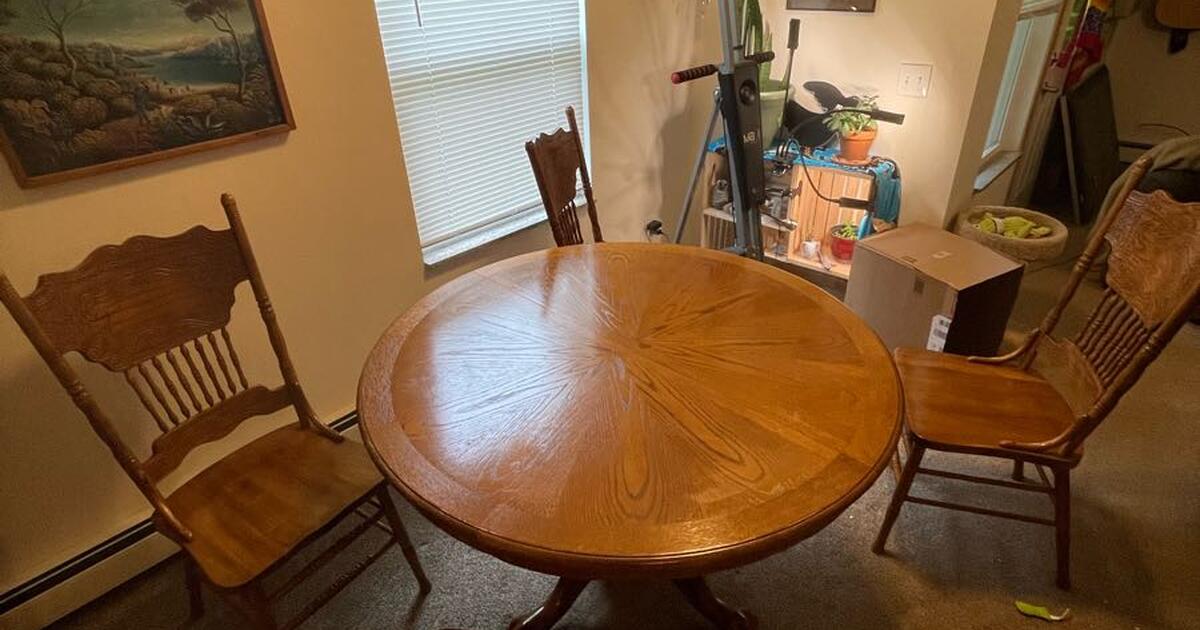 Older, wooden dining room table for 70 in Kalamazoo, MI Finds — Nextdoor