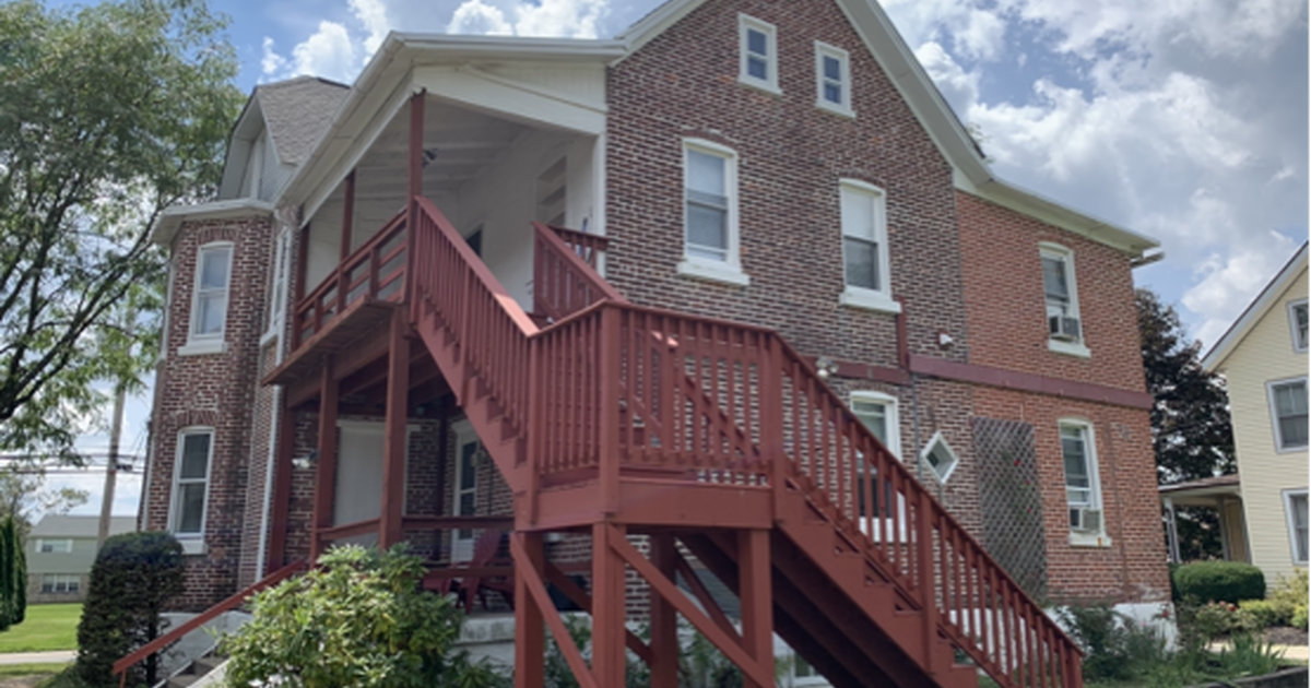 4 bed 2 bath springford school for 1996 in Phoenixville, PA Finds