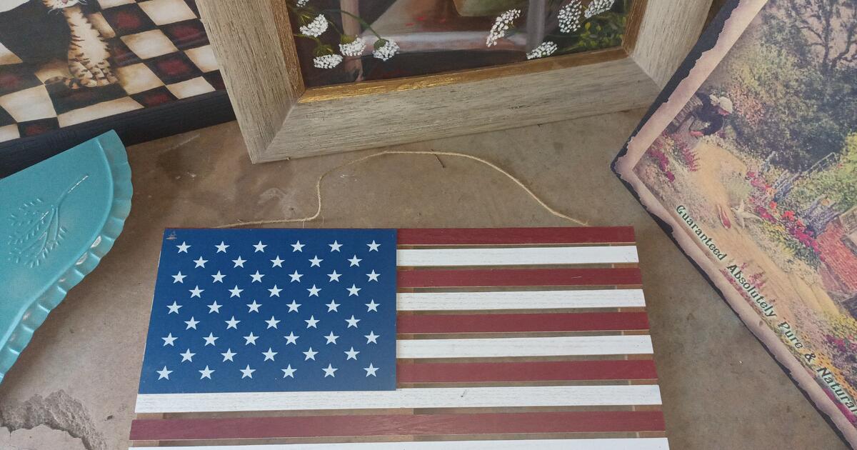 BUNDLE OF COUNTRY WALL HANGINGS TAKE ALL FOR 15 for 15 in San Antonio