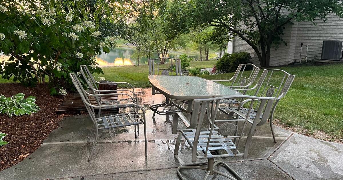 Free garden furniture in Carmel, IN For Sale & Free — Nextdoor
