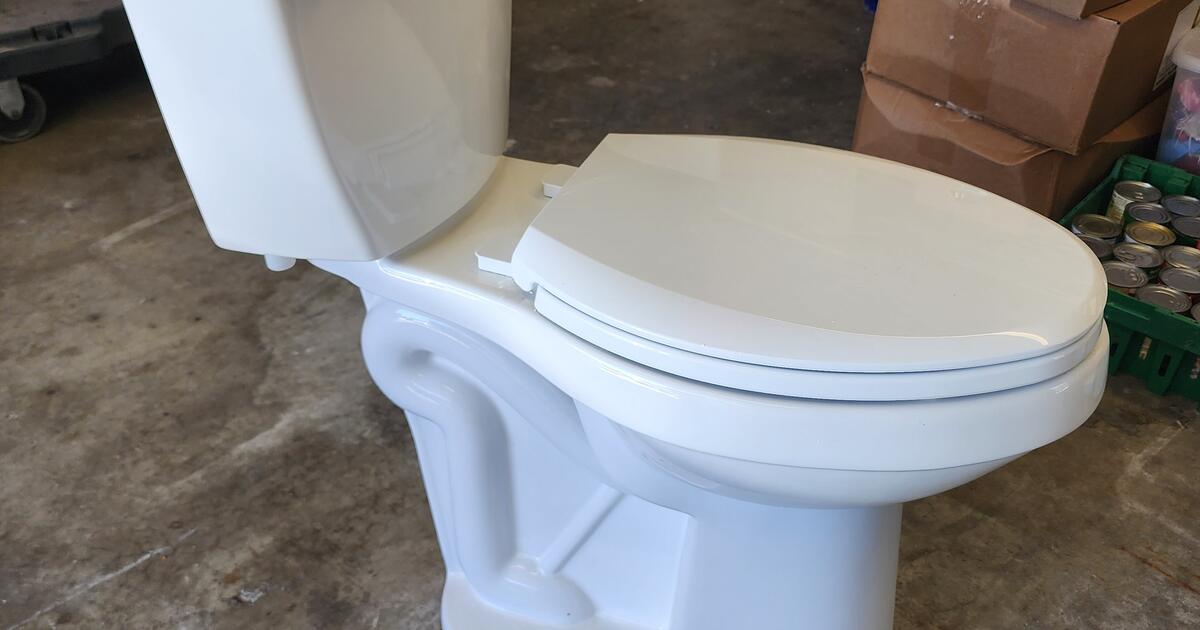 21 inch toilet for $120 in Dunedin, FL | Finds — Nextdoor