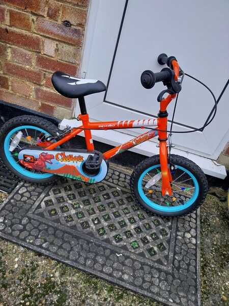 Apollo Claws Child s Bike 14 Wheel Por 35 En Epping Forest Engl A La Venta y Gratis Nextdoor