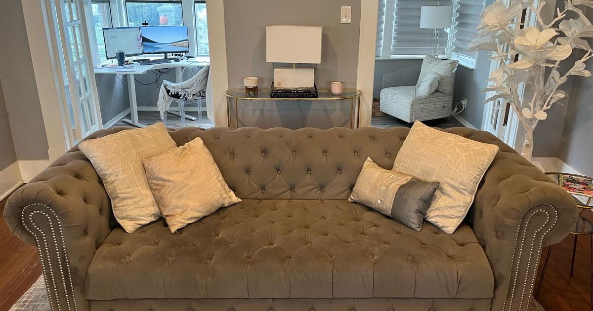Z Gallerie Wakefield Sofa for sale for 500 in Dallas, TX For Sale