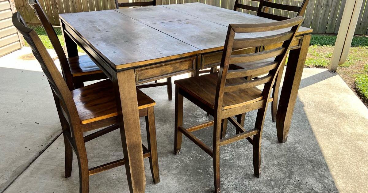HightopTable and 8 chairs for 75 in Baton Rouge, LA For Sale & Free — Nextdoor
