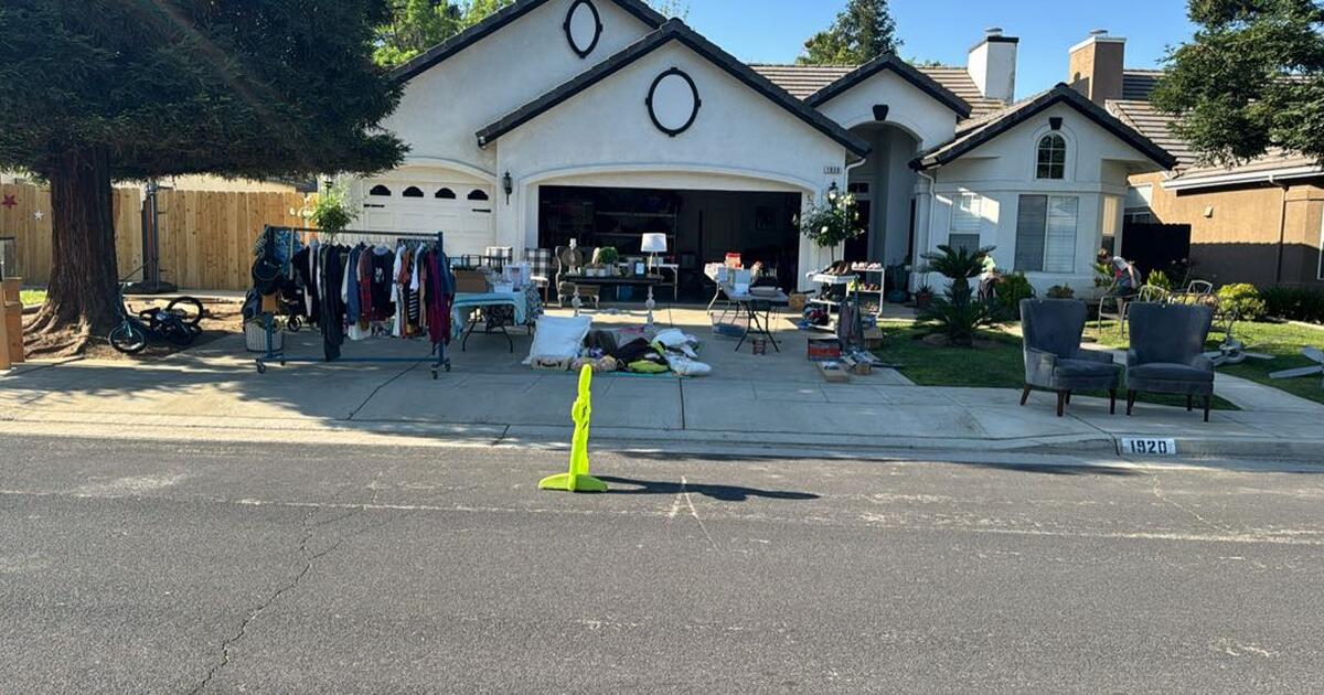 Yard Sale happening now for 1 in Clovis, CA For