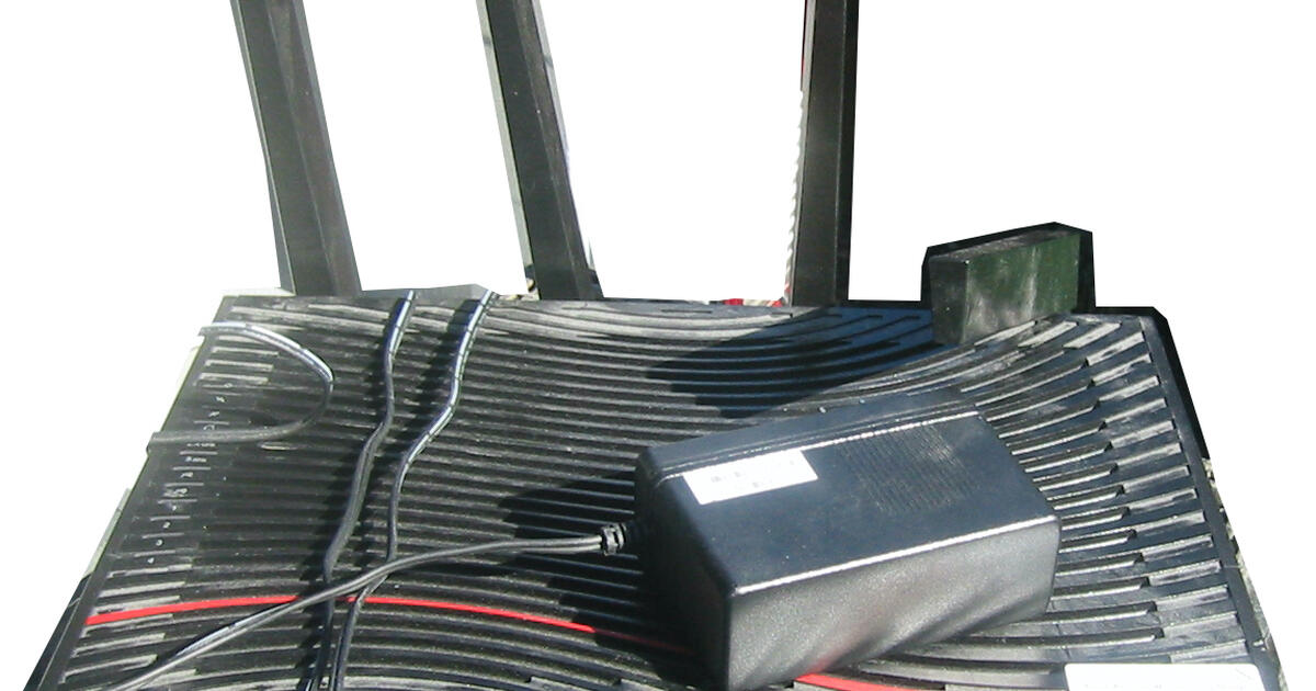 FS Netgear Nighthawk x45 (C7800) WiFi cable modem for 55 in San