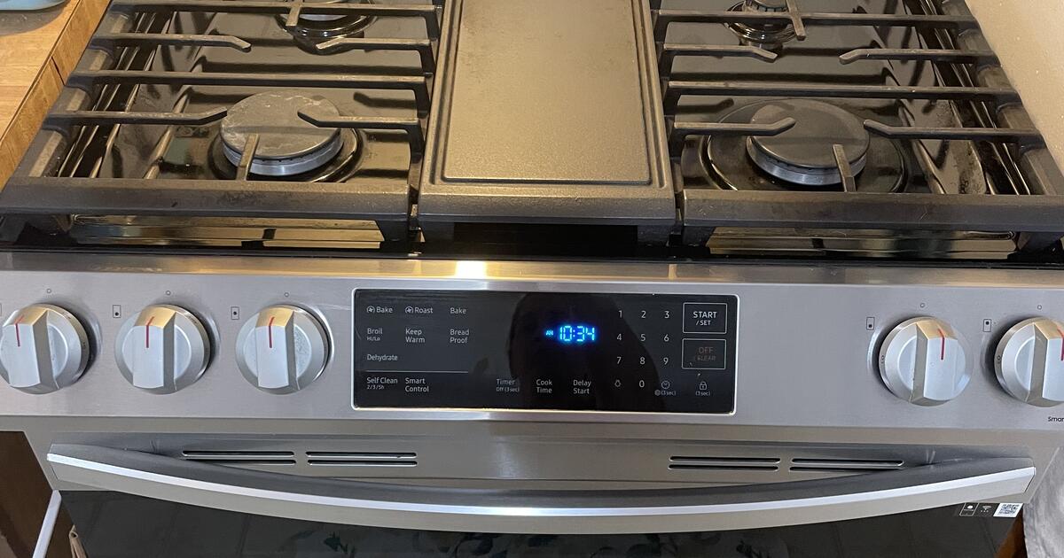 Samsung Gas Range Convection Oven. for 650 in Imperial Beach, CA