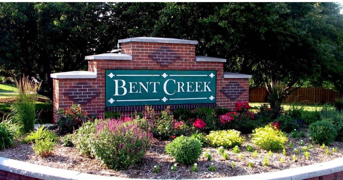 Bent Creek Neighborhood Garage Sales for 1 in Omaha, NE For Sale