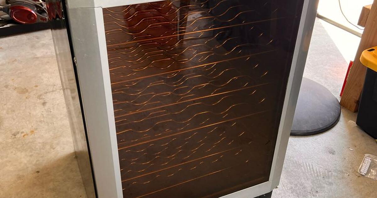 magic chef mcwc50dst Wine Cooler for 80 in Brentwood, CA For Sale