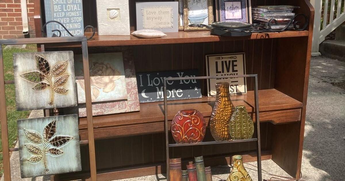 Furniture, kitchenware, and decorations for Free in Gaithersburg, MD