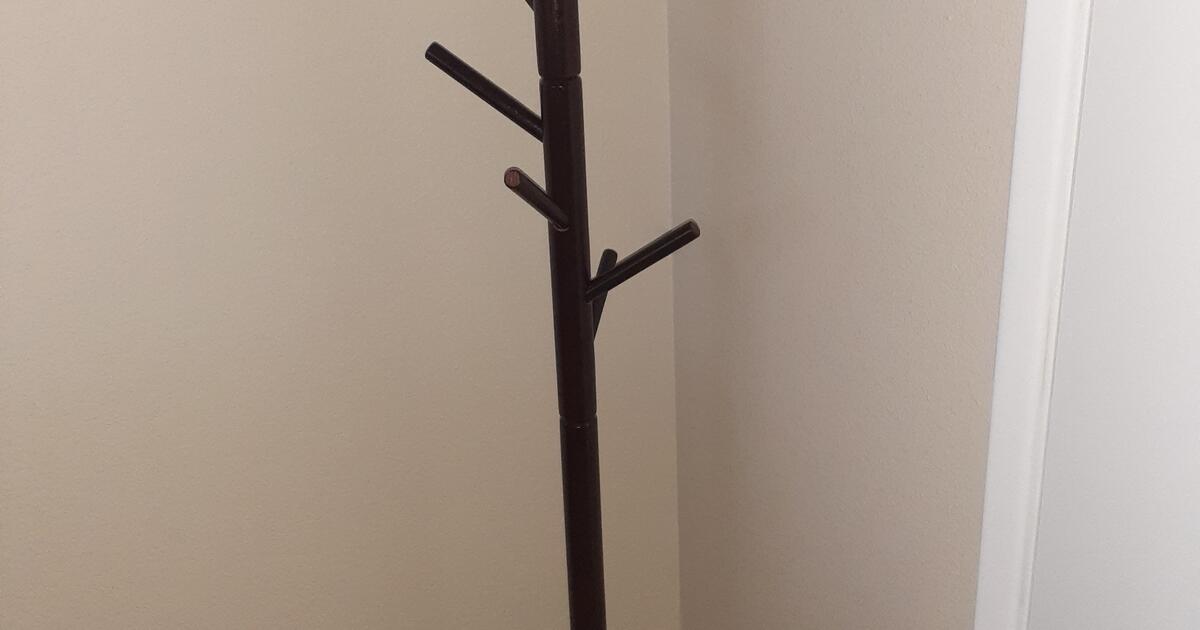 Clothes Tree for 15 in Sun City West, AZ For Sale & Free — Nextdoor
