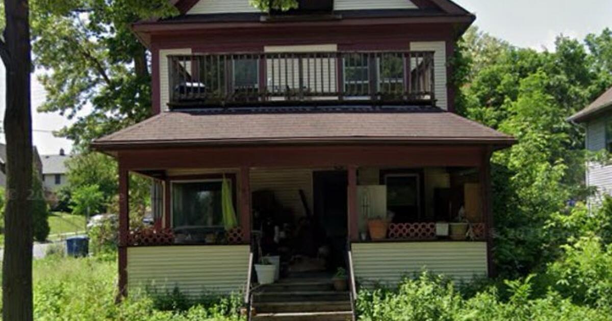Upper Duplex for rent May 1 on Riverside Park, Mpls. in Minneapolis, MN For Sale & Free — Nextdoor